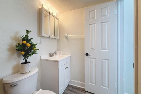 Condo in Tampa, Florida, 1 bedroom  № 1916754 - photo 17
