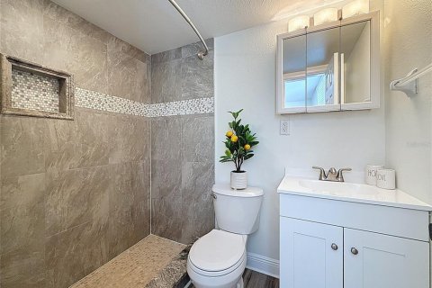 Condo in Tampa, Florida, 1 bedroom  № 1916754 - photo 16