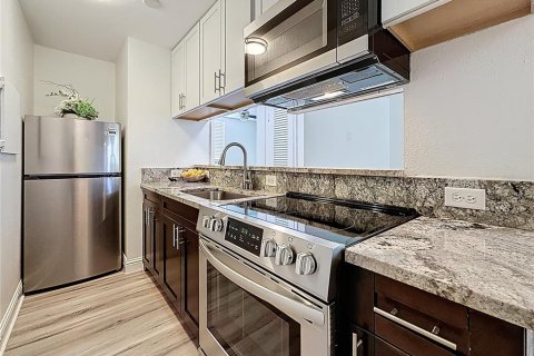 Condo in Tampa, Florida, 1 bedroom  № 1916754 - photo 4