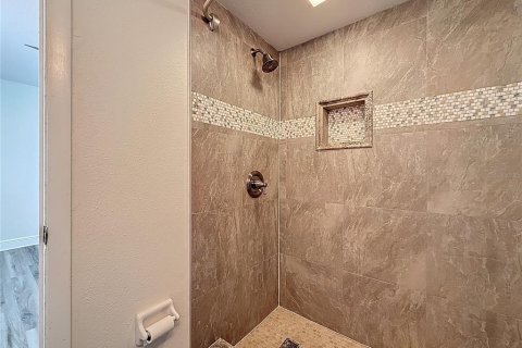 Condo in Tampa, Florida, 1 bedroom  № 1916754 - photo 18