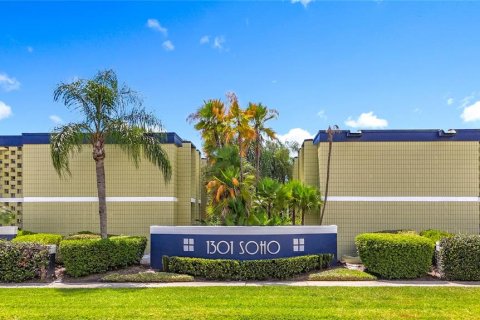 Condo in Tampa, Florida, 1 bedroom  № 1916754 - photo 2