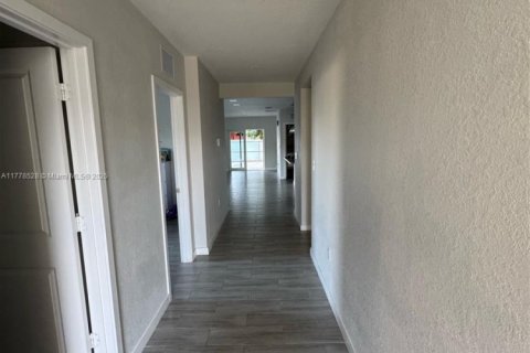 House in Homestead, Florida 4 bedrooms № 1698876 - photo 6