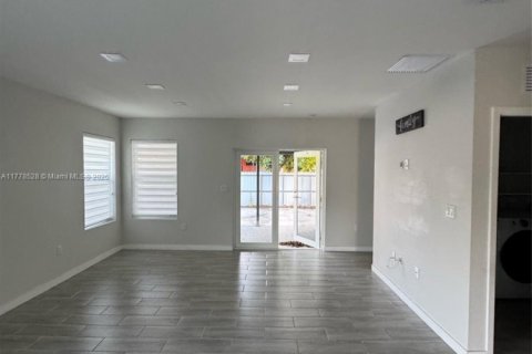 House in Homestead, Florida 4 bedrooms № 1698876 - photo 11