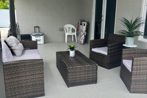 House in Homestead, Florida 4 bedrooms № 1698876 - photo 24