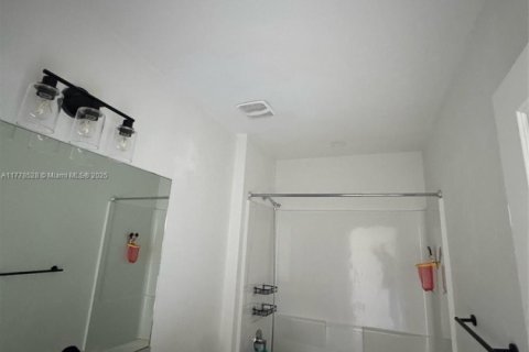 House in Homestead, Florida 4 bedrooms № 1698876 - photo 8
