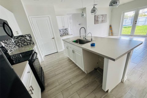 House in Homestead, Florida 4 bedrooms № 1698876 - photo 9