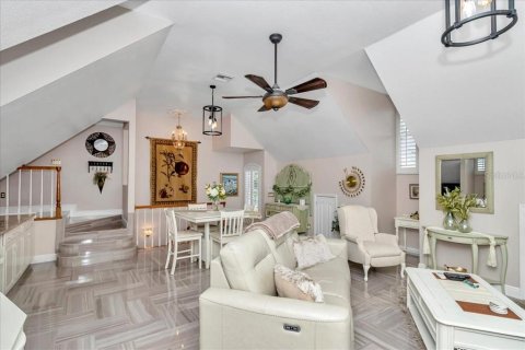 House in Oxford, Florida 5 bedrooms, 471.66 sq.m. № 1919813 - photo 20