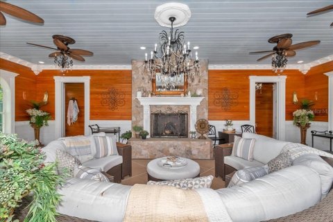 House in Oxford, Florida 5 bedrooms, 471.66 sq.m. № 1919813 - photo 6