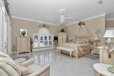 House in Oxford, Florida 5 bedrooms, 471.66 sq.m. № 1919813 - photo 21