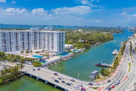 Condominio en venta en Miami Beach, Florida, 37.25 m2 № 1785798 - foto 24