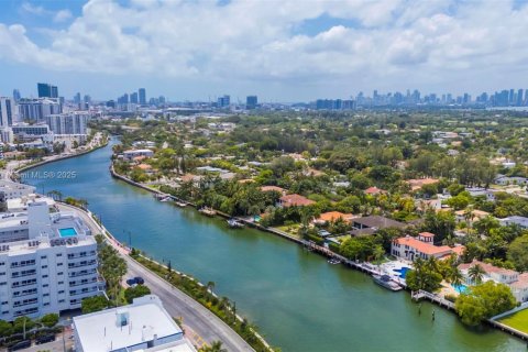 Condominio en venta en Miami Beach, Florida, 37.25 m2 № 1785798 - foto 27