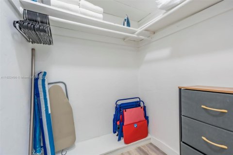 Condominio en venta en Miami Beach, Florida, 37.25 m2 № 1785798 - foto 17