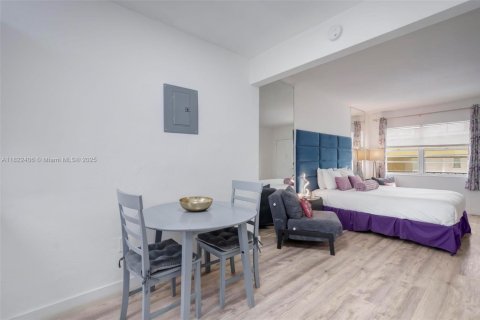 Condominio en venta en Miami Beach, Florida, 37.25 m2 № 1785798 - foto 12