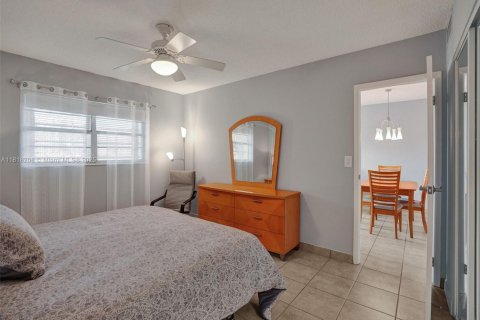 Condo in Lauderdale Lakes, Florida, 1 bedroom  № 1775257 - photo 16