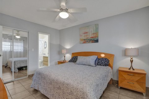 Condo in Lauderdale Lakes, Florida, 1 bedroom  № 1775257 - photo 18