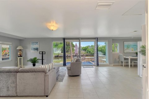 Villa ou maison à vendre à Sarasota, Floride: 2 chambres, 113.15 m2 № 2400962 - photo 11