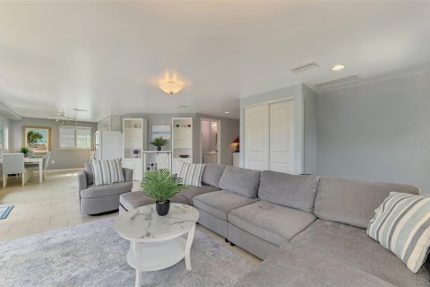 Villa ou maison à vendre à Sarasota, Floride: 2 chambres, 113.15 m2 № 2400962 - photo 18