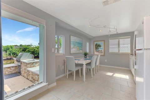 Villa ou maison à vendre à Sarasota, Floride: 2 chambres, 113.15 m2 № 2400962 - photo 19