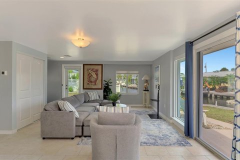 Villa ou maison à vendre à Sarasota, Floride: 2 chambres, 113.15 m2 № 2400962 - photo 12