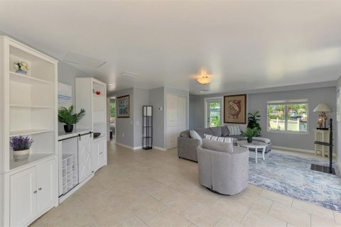 Villa ou maison à vendre à Sarasota, Floride: 2 chambres, 113.15 m2 № 2400962 - photo 13