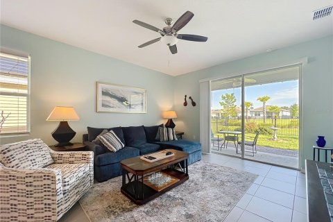 House in Wildwood, Florida 3 bedrooms, 139.73 sq.m. № 1911937 - photo 18