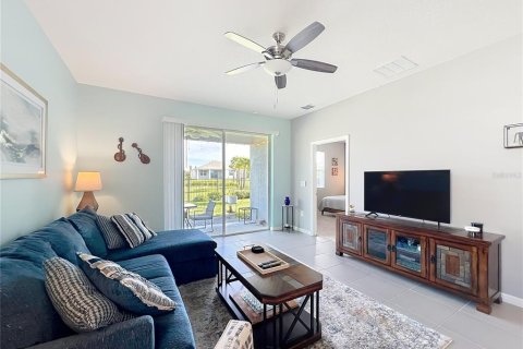 House in Wildwood, Florida 3 bedrooms, 139.73 sq.m. № 1911937 - photo 17