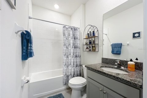 House in Wildwood, Florida 3 bedrooms, 139.73 sq.m. № 1911937 - photo 26