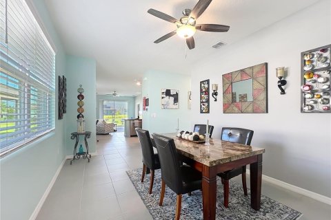 House in Wildwood, Florida 3 bedrooms, 139.73 sq.m. № 1911937 - photo 7