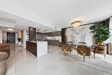 Condominio en venta en Aventura, Florida, 2 dormitorios, 226.03 m2 № 2186387 - foto 22