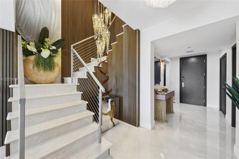 Condominio en venta en Aventura, Florida, 2 dormitorios, 226.03 m2 № 2186387 - foto 2