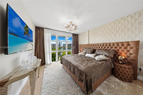 Condominio en venta en Aventura, Florida, 2 dormitorios, 226.03 m2 № 2186387 - foto 16