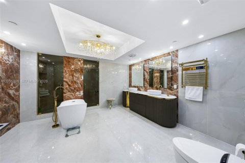 Condominio en venta en Aventura, Florida, 2 dormitorios, 226.03 m2 № 2186387 - foto 13