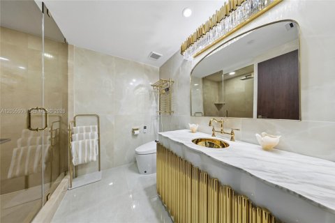 Condominio en venta en Aventura, Florida, 2 dormitorios, 226.03 m2 № 2186387 - foto 17