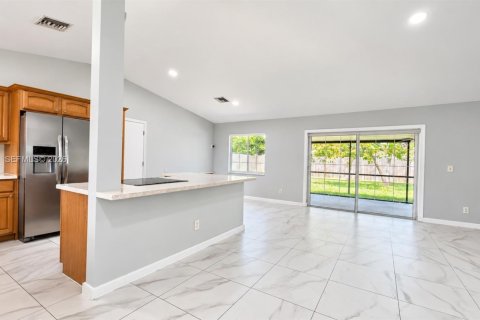 Casa en venta en Lauderhill, Florida, 3 dormitorios, 111.2 m2 № 2365205 - foto 2