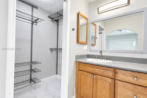 Casa en venta en Lauderhill, Florida, 3 dormitorios, 111.2 m2 № 2365205 - foto 14