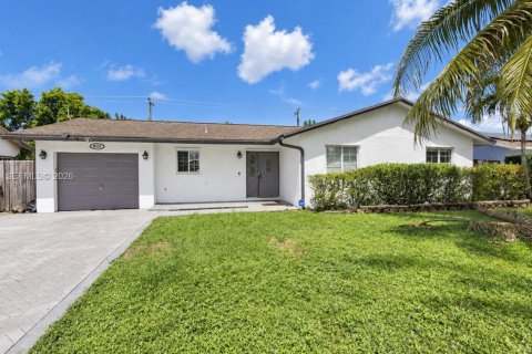 Casa en Lauderhill, Florida 3 dormitorios, 111.2 m2 № 2365205