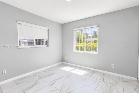 Casa en venta en Lauderhill, Florida, 3 dormitorios, 111.2 m2 № 2365205 - foto 11