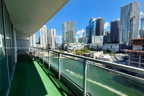 Condo in Miami, Florida, 2 bedrooms  № 1978540 - photo 11