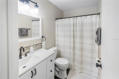 Townhouse in Winter Haven, Florida 2 bedrooms, 130.71 sq.m. № 2091886 - photo 22