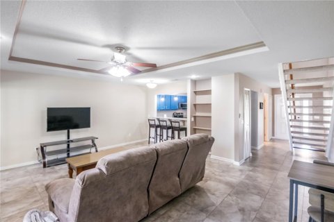 Townhouse in Winter Haven, Florida 2 bedrooms, 130.71 sq.m. № 2091886 - photo 13
