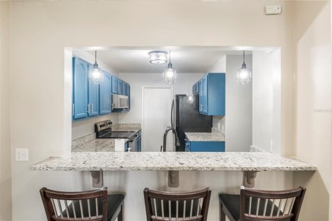 Townhouse in Winter Haven, Florida 2 bedrooms, 130.71 sq.m. № 2091886 - photo 11