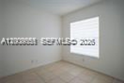 Condominio en venta en Miami, Florida, 3 dormitorios, 88.44 m2 № 2076577 - foto 13