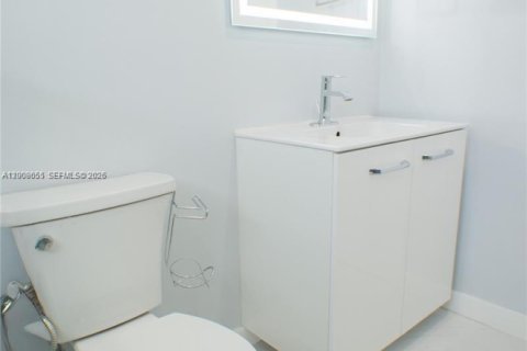 Condominio en venta en Miami, Florida, 3 dormitorios, 88.44 m2 № 2076577 - foto 19
