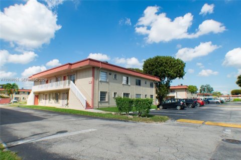 Condominio en venta en Miami, Florida, 3 dormitorios, 88.44 m2 № 2076577 - foto 4