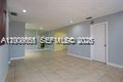Condominio en venta en Miami, Florida, 3 dormitorios, 88.44 m2 № 2076577 - foto 6