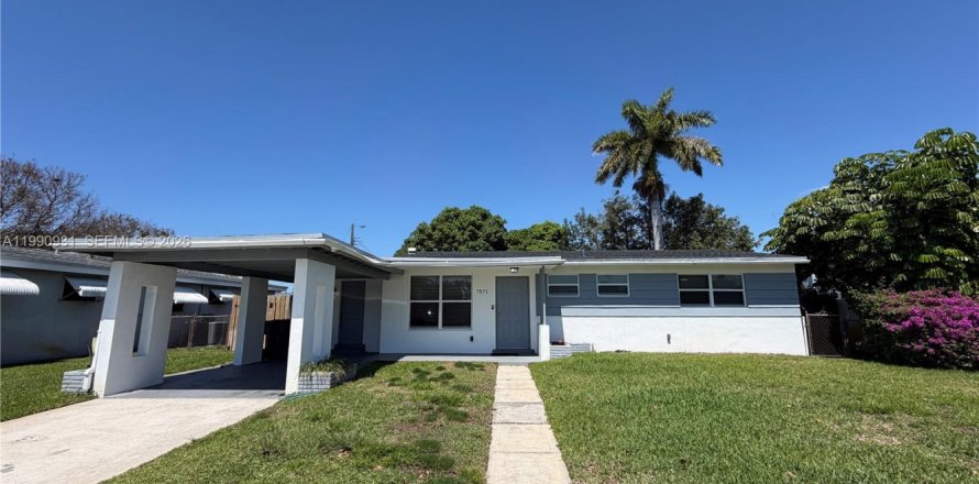 House in Hollywood, Florida 4 bedrooms, 156.82 sq.m. № 2062513