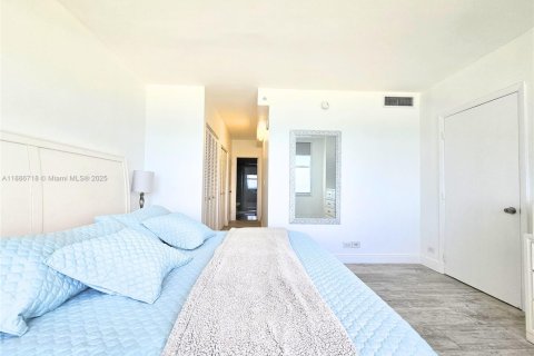 Copropriété à vendre à Miami Beach, Floride: 2 chambres, 86.4 m2 № 2014690 - photo 17