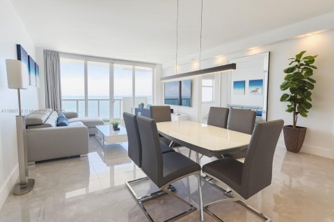 Copropriété à vendre à Miami Beach, Floride: 2 chambres, 86.4 m2 № 2014690 - photo 2