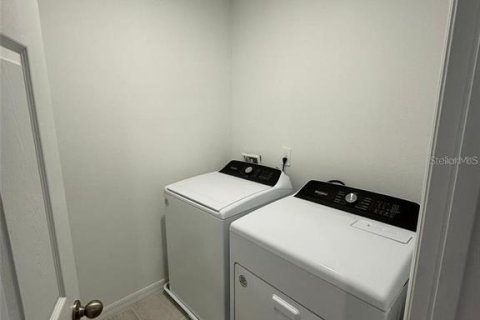 Adosado en alquiler en Clermont, Florida, 3 dormitorios, 137.96 m2 № 1917256 - foto 8