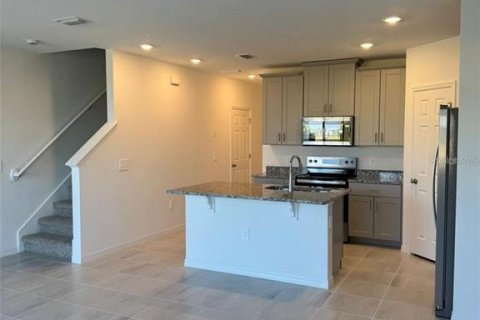 Adosado en alquiler en Clermont, Florida, 3 dormitorios, 137.96 m2 № 1917256 - foto 4